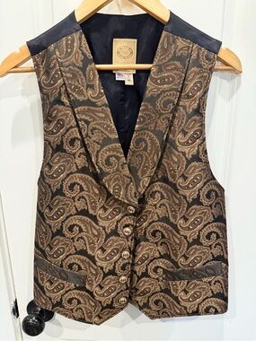 Wahl Maker Paisley Button-Front Vest in Brown & Black